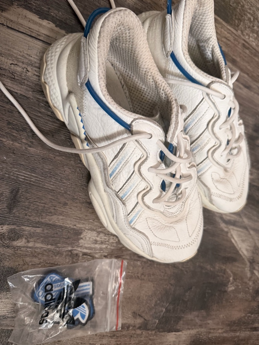Adidas White Sneakers with Blue Accents - Athletic Style